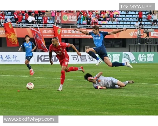 成都足球队进攻战术全解析揭秘球队如何在赛场上取得胜利