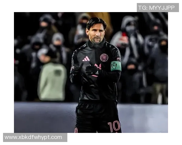 足球明星携手影视巨制打造视觉盛宴尽显球场魅力与银幕风采