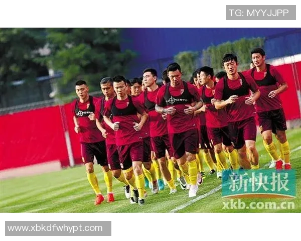 杭州足球队逆袭之路揭秘世界锦标赛特别报道展现拼搏精神与团队力量 杭州足球队逆袭之路揭秘世界锦标赛特别报道展现拼搏精神与团队力量