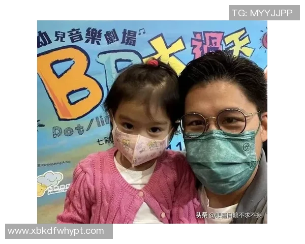 赵本山与足球明星亲密合影展现幽默风采引发网友热议与回忆 赵本山与足球明星亲密合影展现幽默风采引发网友热议与回忆